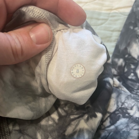 Lululemon Wunder Under High Rise 25” size 8 - Picture 2 of 3